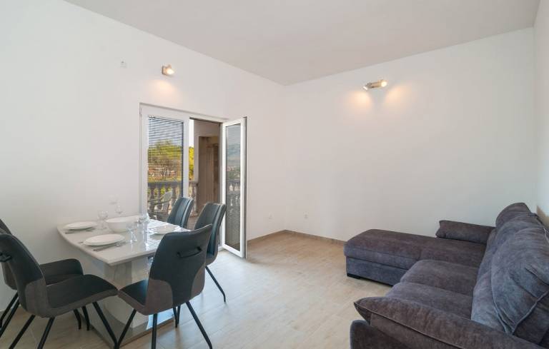 One bedroom apartment with terrace and sea view Splitska, Brač (A-21974-b) — photo 2