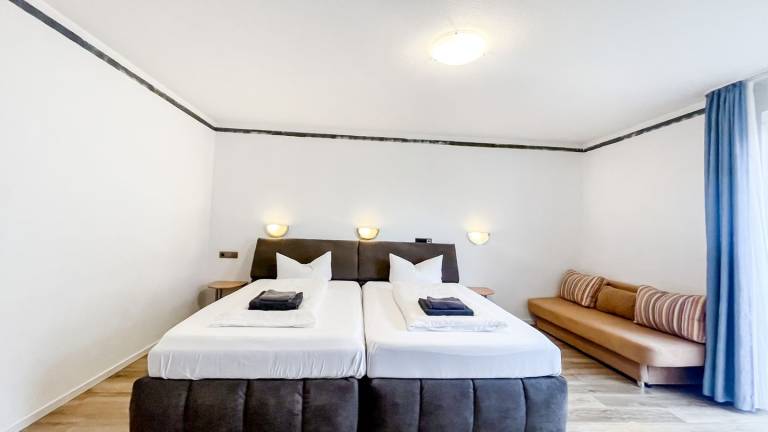 Komfortables und vielseitiges Zimmer –Perfekt für Erholung, Arbeit und Austausch — photo 3