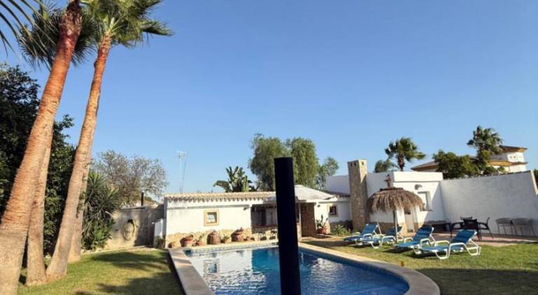 Beautiful vacation home with pool | Pets allowed in Chiclana de la Frontera