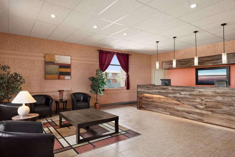 Travelodge by Wyndham Swift Current — photo 3