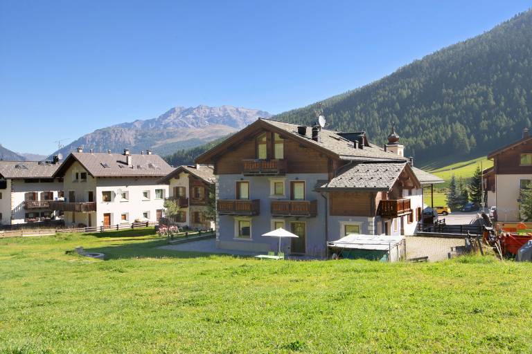 'Appartamento 3' with Mountain View, Shared Garden & Wi-Fi in Livigno