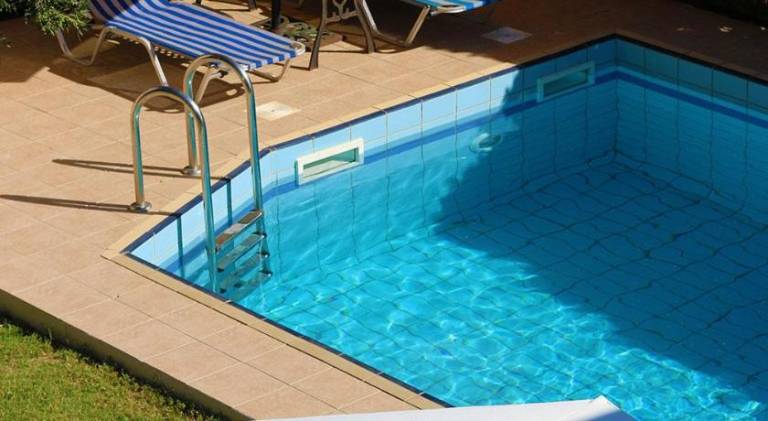 Villa with pool in Platanias