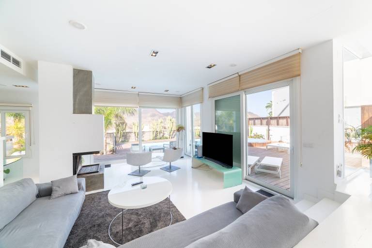 Villa 'Lux' with Sea Views, Wi-Fi and Air Conditioning — photo 3