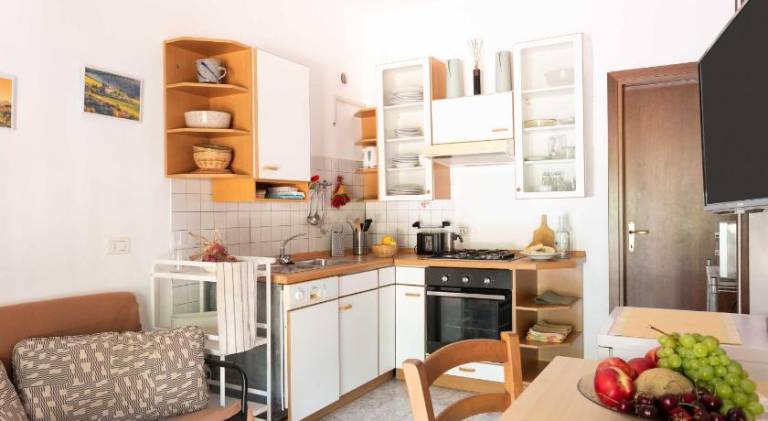 Family-friendly rental apartment with patio, sauna & barbeque | Dogs allowed — photo 3