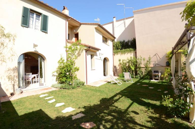 Farm with private pool, barbeque & patio — photo 4