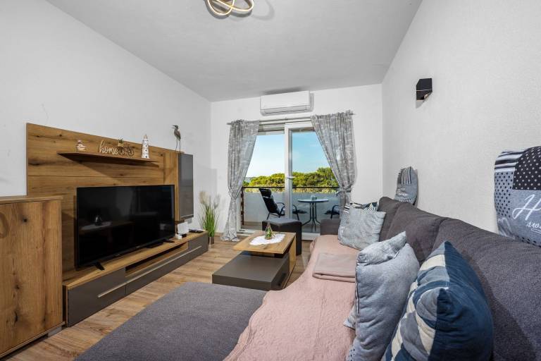 Holiday apartment with 2 rooms for 5 persons — photo 5