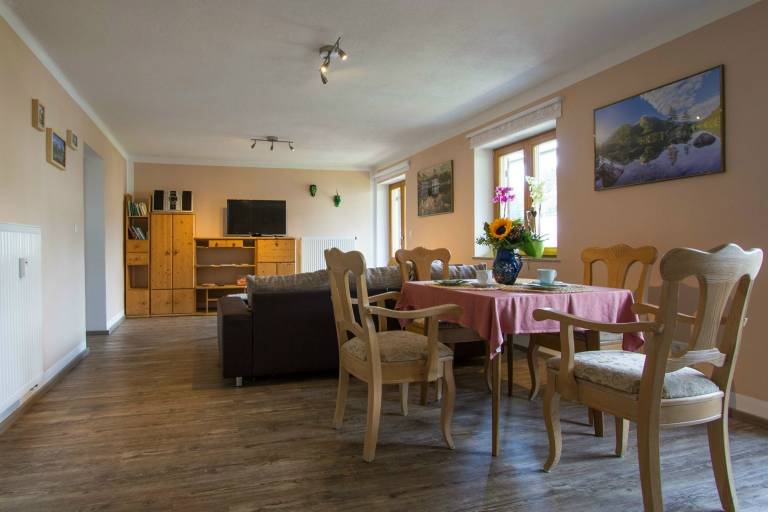 Ferienwohnung mit Hund in Bischofswiesen für max. 2 Personen Ferienwohnung mit Hund in Bischofswiesen für max. 2 Personen