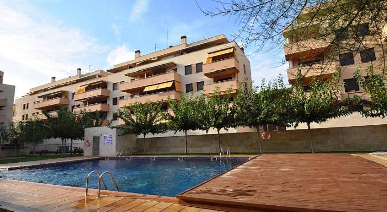 Apartment with pool — photo 2