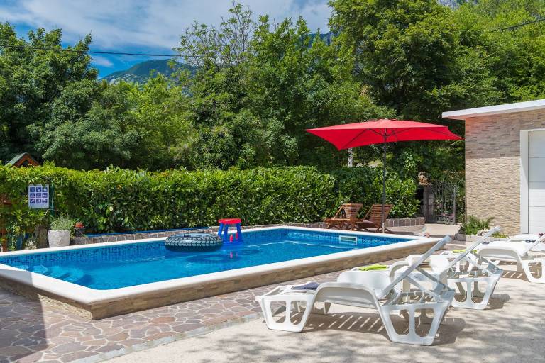 House with patio, private pool & yard | Good for workation — photo 4