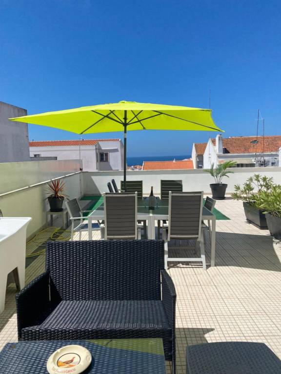 Fully equipped wonderful rental apartment with BBQ, fast internet & patio | Mountain view | Close to the beach | Suitable for remote work | Pets allowed — photo 3