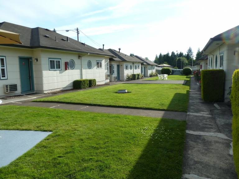 Motel  Downtown Lake Oswego Oregon