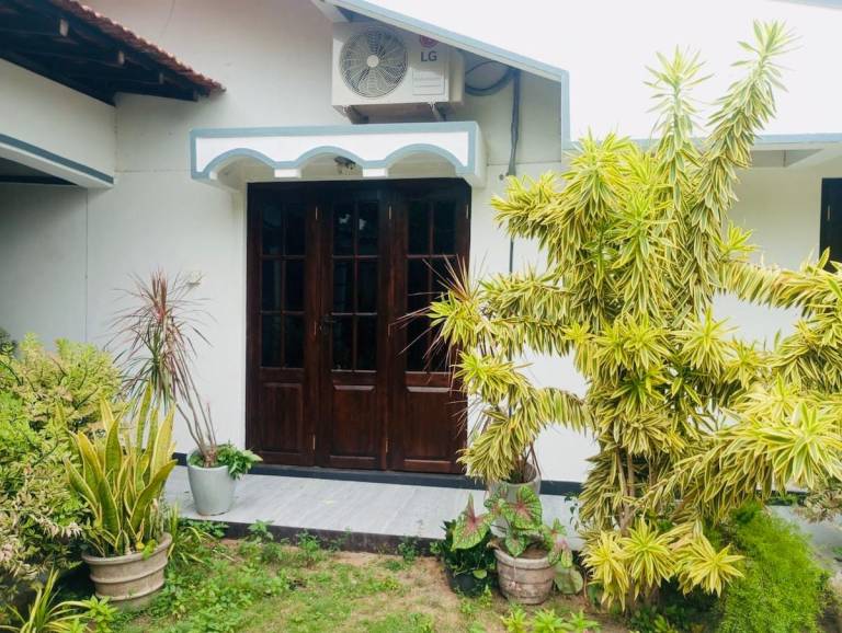 Vacation home with yard | Perfect for remote work | Dogs allowed in Kalpitiya