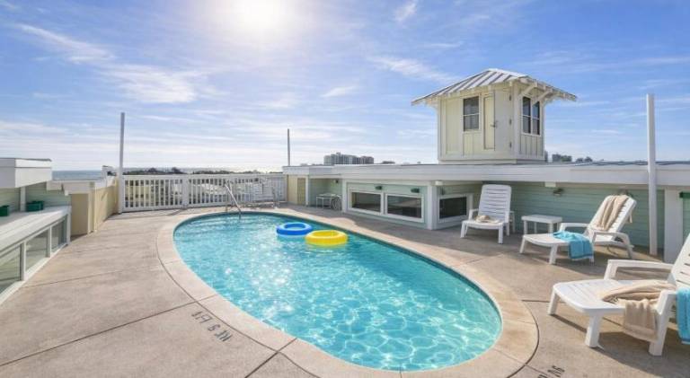 House with pool | Beach nearby | Pets are welcome — photo 3