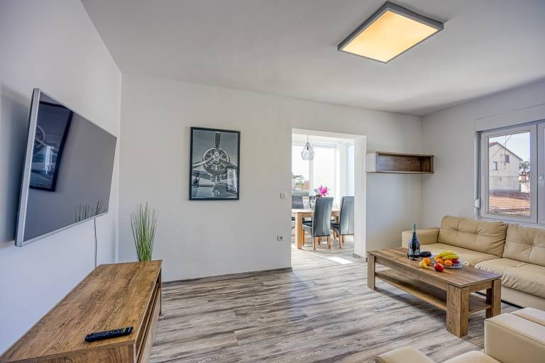 Beautiful holiday apartment with terrace & barbeque | Beach nearby | Pets are welcome — photo 3
