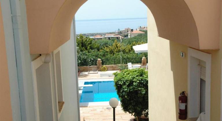 Apartment with pool, terrace & yard | Perfect for remote work | Pets are welcome — photo 4