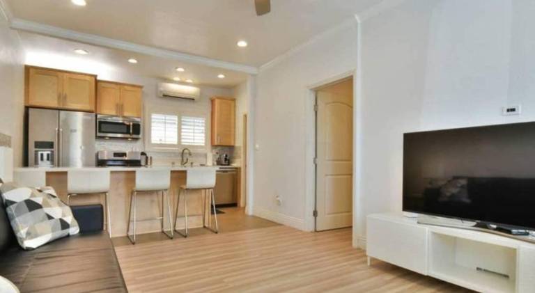 Rental apartment with 1 room for 4 persons in Newport, CA