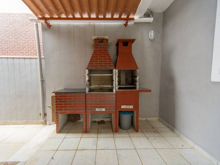 Vacation home with private pool & BBQ — photo 3