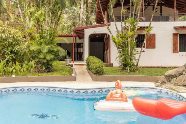 Villa  Manuel Antonio
