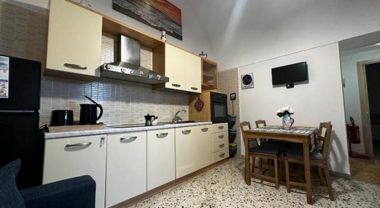 Vacation home with terrace — photo 4