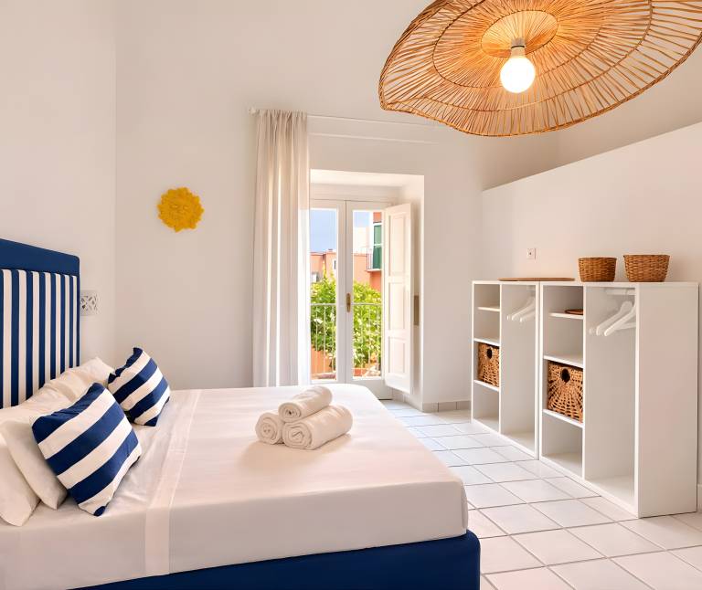 Wonderful apartment with patio & fast internet | Sea view | Close to the beach | Good for workation | Pets allowed in Sorrento