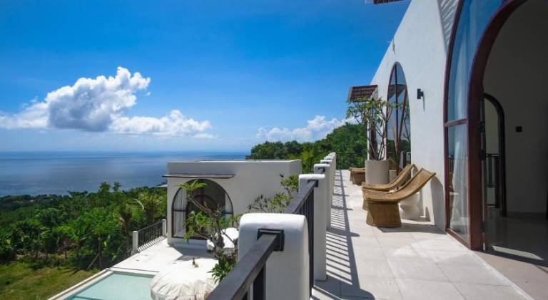 Beautiful villa with yard, patio & private pool | Dogs allowed — photo 3