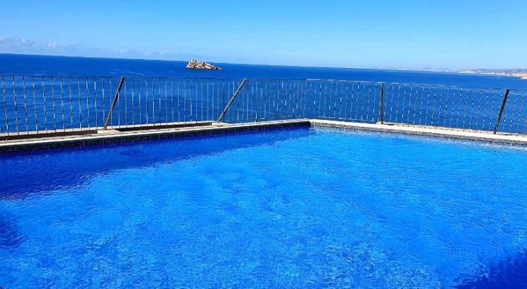 Rental apartment with private pool & terrace in Benidorm