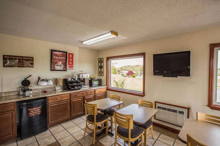 Econo Lodge Kingsport East — photo 4