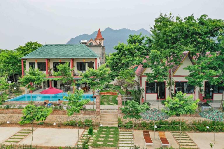 Bungalow with pool, garden & jacuzzi — photo 3