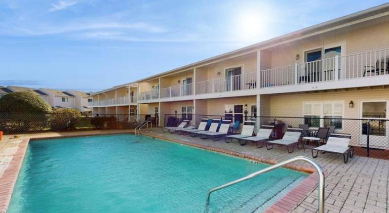 Vacation home with pool | Pets allowed — photo 4