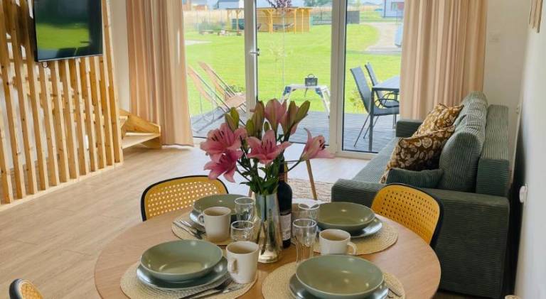 Vacation home with pool & hot tub | Pet-friendly in Rewal
