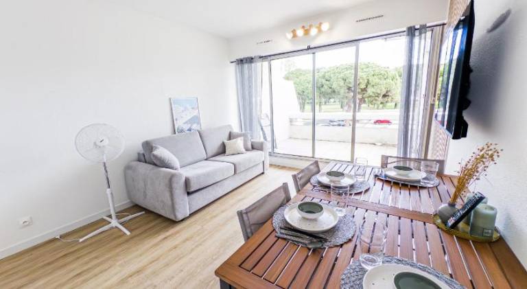 Holiday apartment with pool — photo 2