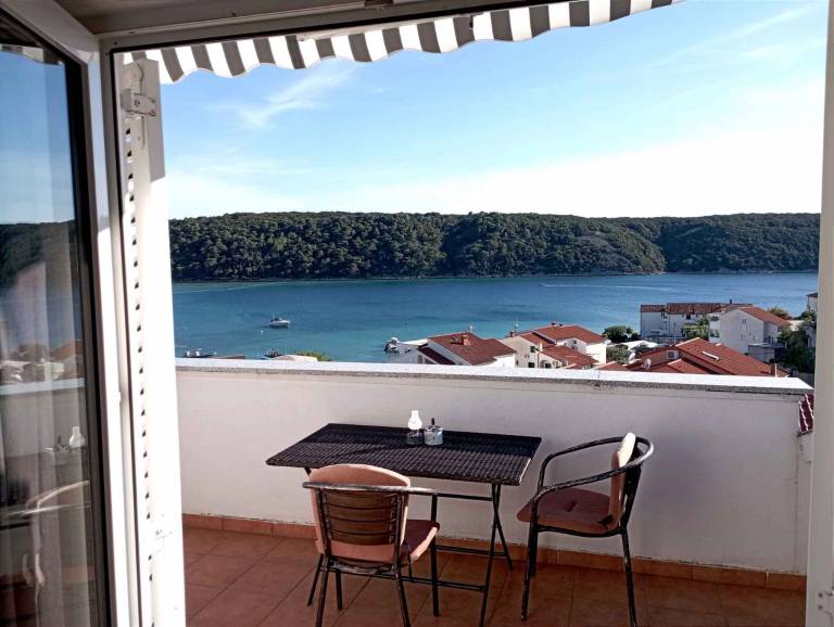 Studio mit Terrasse und Meerblick