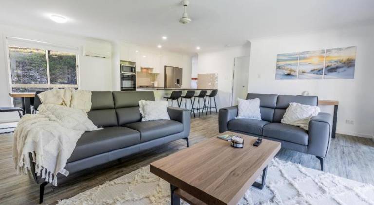 Bayview • Pet-Friendly Fenced Yard • Walk to Beach — photo 4