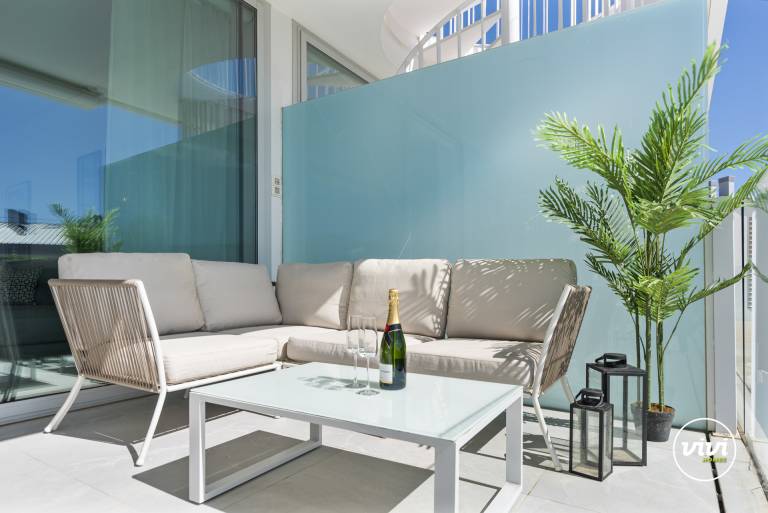 Rental apartment with garden, patio & pool | Beach view | Perfect for remote work — photo 2