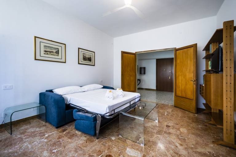 Bright apartment on the banks of the Adige river, with 7 beds and private courty — photo 4