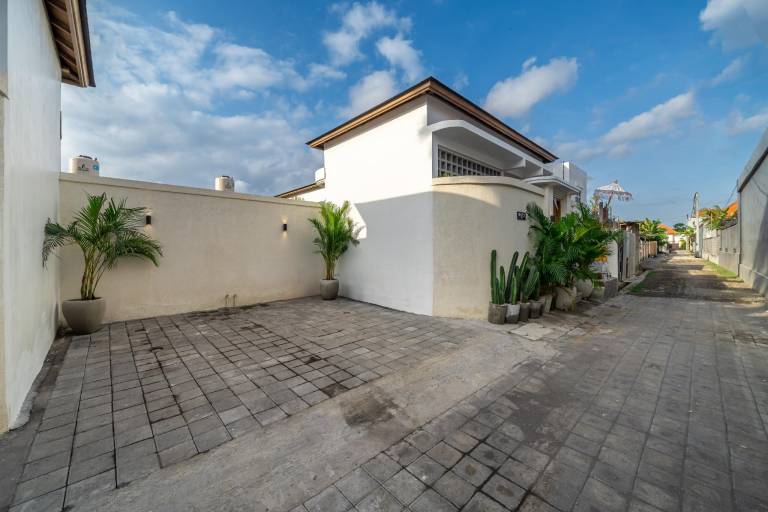 Villa with terrace, grill & garden — photo 3