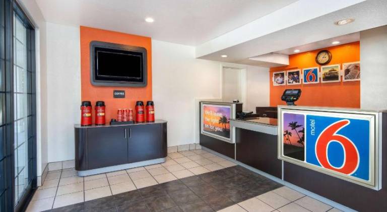 Motel 6 Thousand Oaks, CA — photo 4