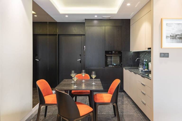 Fully equipped wonderful apartment with pool | Next to Golden Gate | Pets allowed — photo 4
