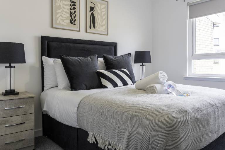 Charlotte Apartment — photo 2