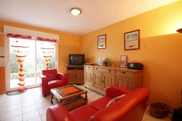 Beautiful gite with patio & yard | Pets allowed — photo 3