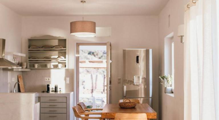 Villa with BBQ, terrace & pool in Ios
