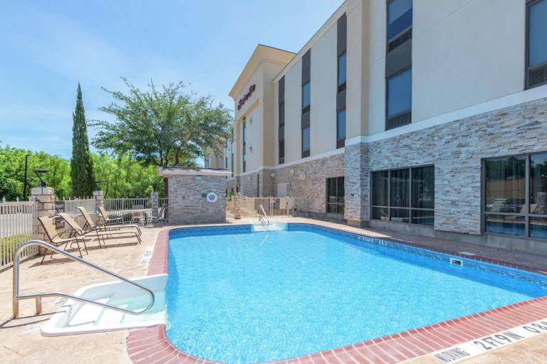 Hampton Inn Brownwood — photo 2
