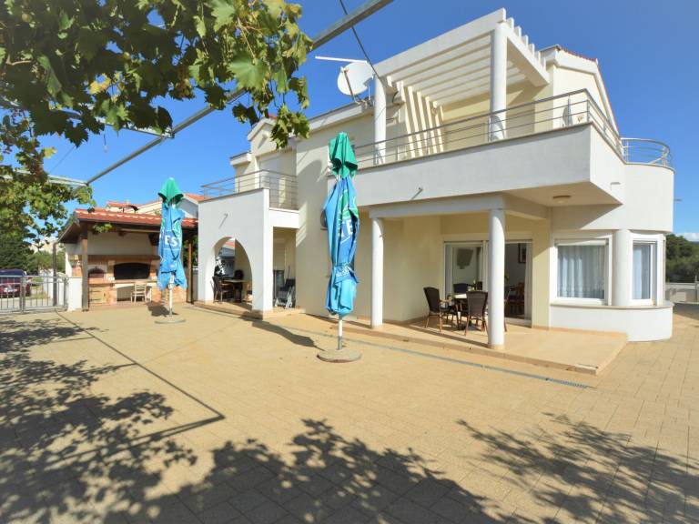 Ferienwohnung in Pirovac für max. 4 Personen Ferienwohnung in Pirovac für max. 4 Personen