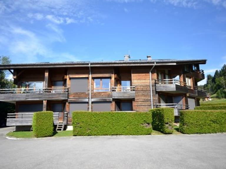 Ski-In/Ski-Out Apartment in Les Gets - 3 Stars, Balcony, Mountain Views, Free Shuttle — photo 5