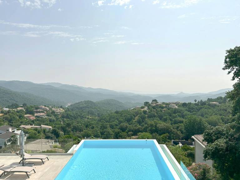 Child-friendly house with BBQ, yard & private pool | Sea view | Good for workation | Pet-friendly — photo 2