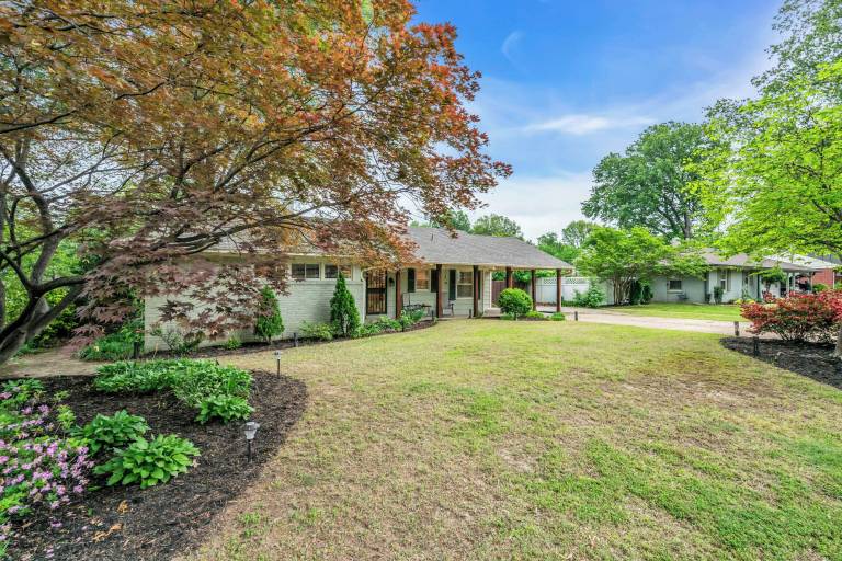 House  Colonial Acres