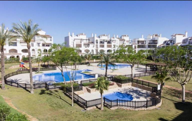 Holiday apartment with terrace, garden & pool in Murcia