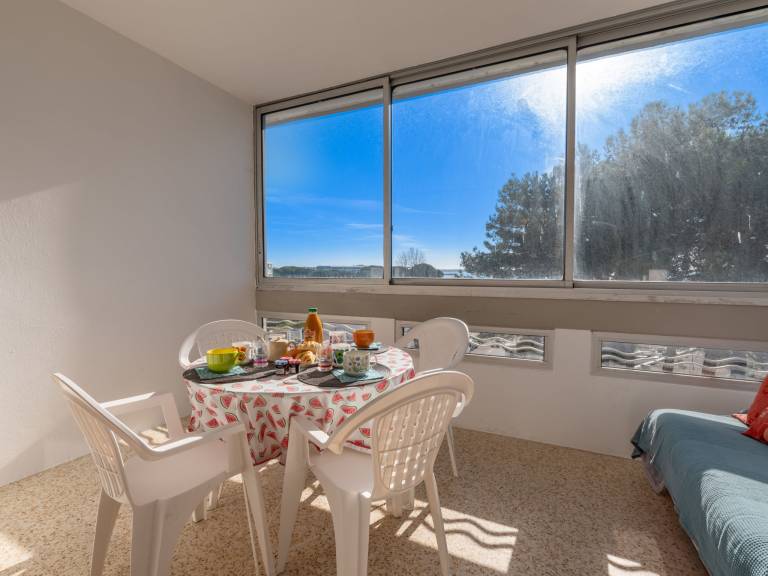 Apartment with terrace — photo 5