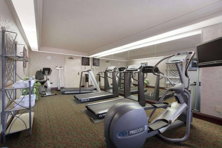 Days Inn by Wyndham Longview South — photo 5