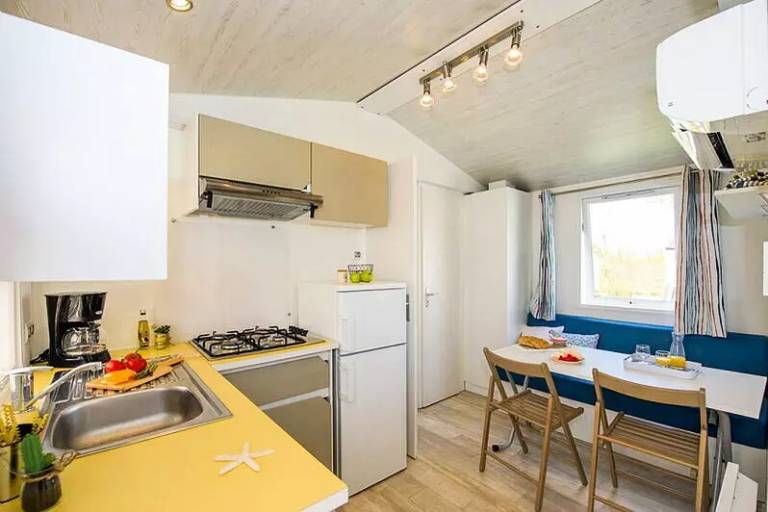 Campsite Millau Plage - Mobile home Comfort 2 bdr. 4 pers. Covered Decking — photo 2